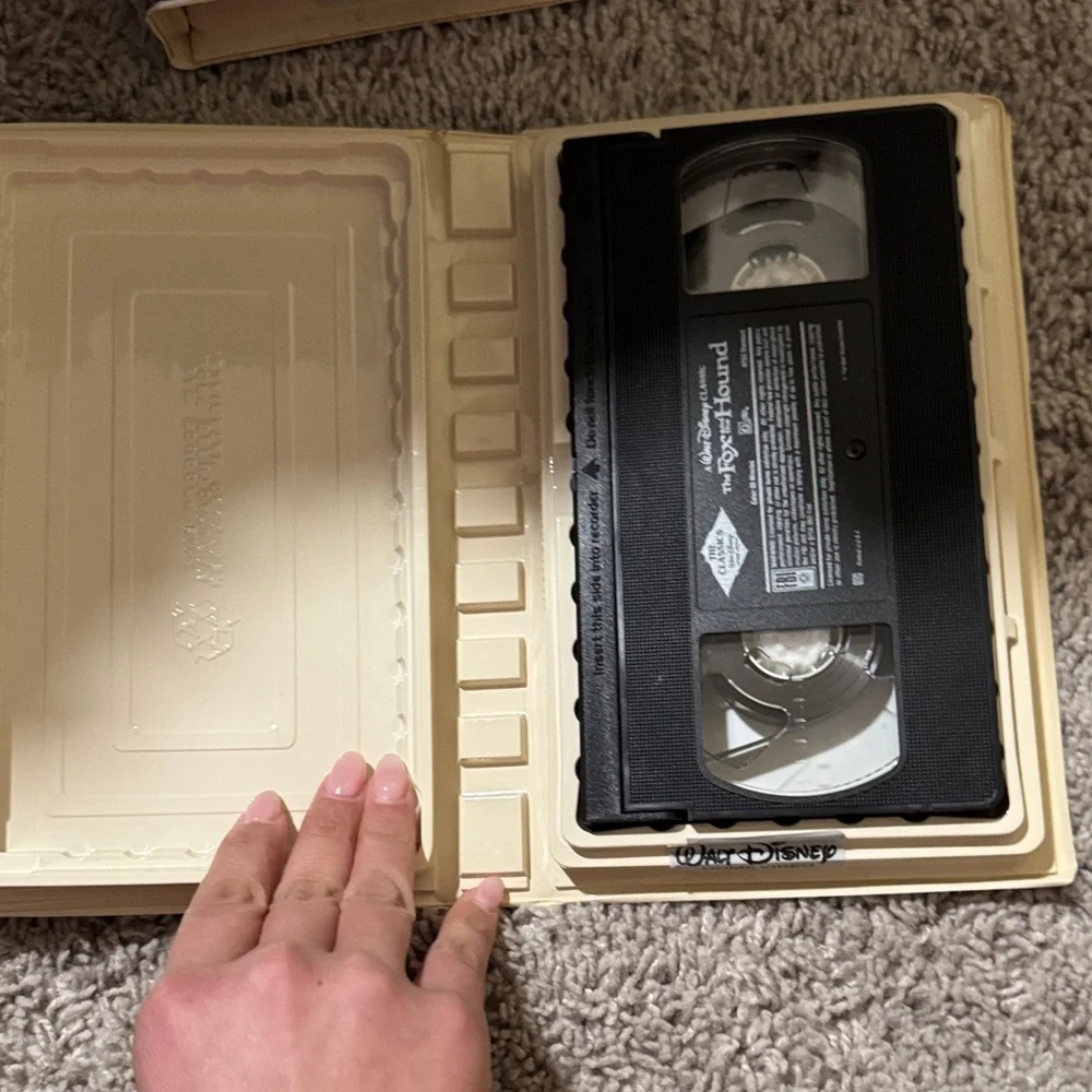 Disney's The Fox and the Hound VHS - Blue and Orange Cover